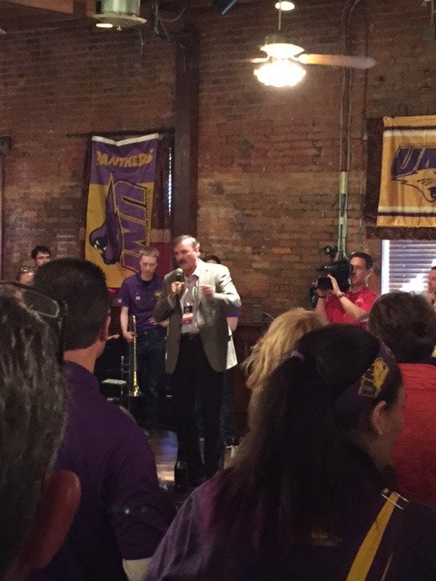UNI_Alumni's tweet photo. Panthers fans in Oklahoma City are ready for tonight's @UNImbb game! Game starts at 6:40 p.m. (CT). GO PANTHERS! https://t.co/b1MGOW2QW1