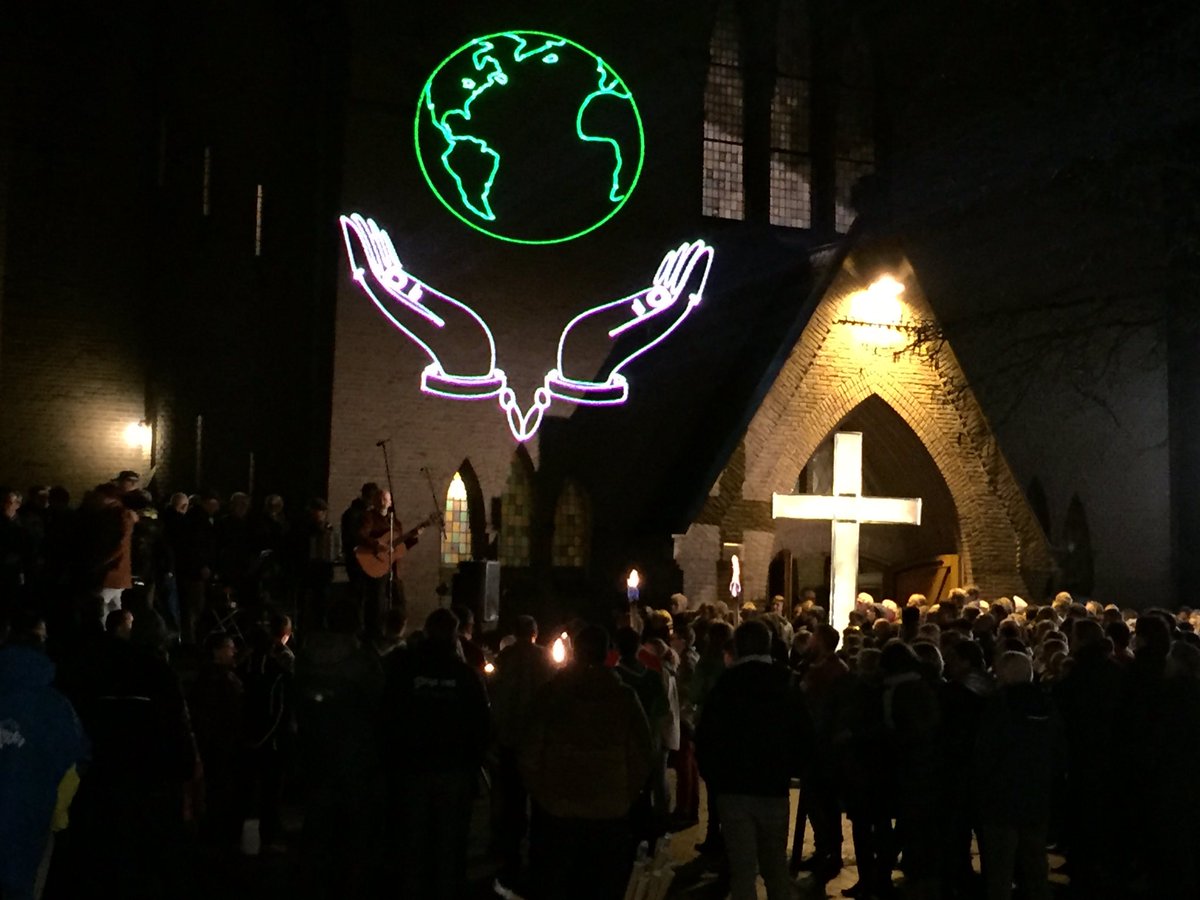 IntervisualLP's tweet image. The Passion in #heino was een groot succes! #thepassion #lasershow #laserprojection INTERVISUAL.NL