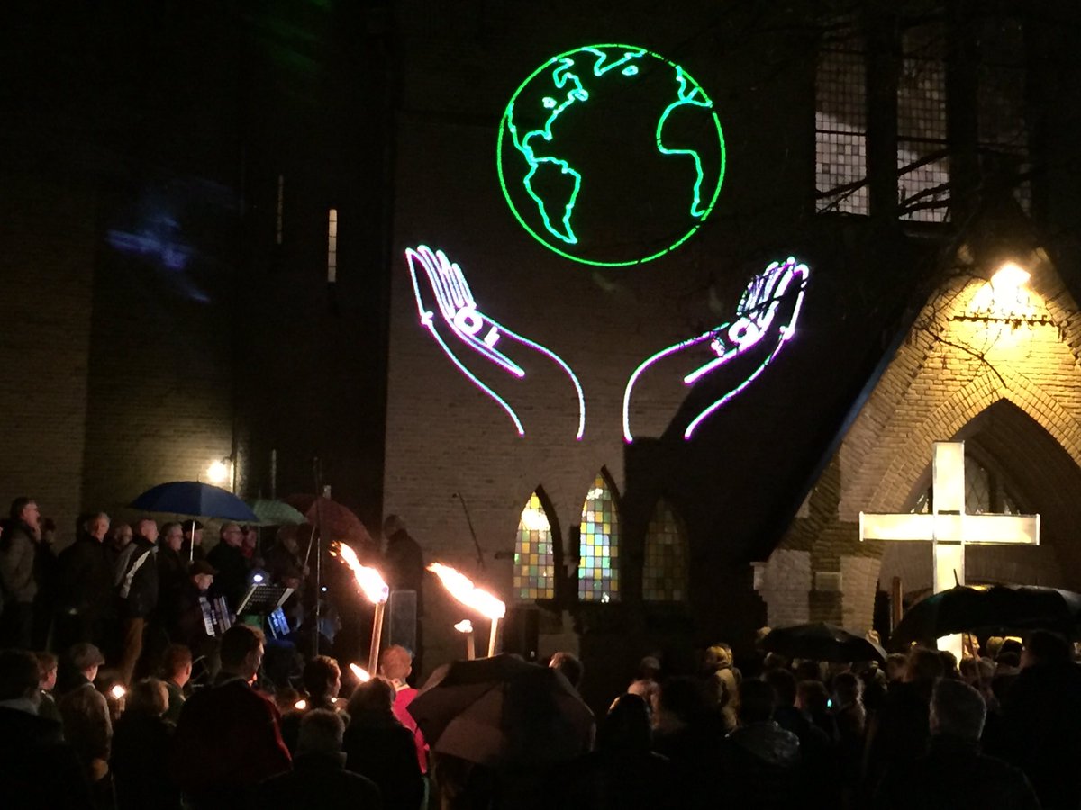 IntervisualLP's tweet image. The Passion in #heino was een groot succes! #thepassion #lasershow #laserprojection INTERVISUAL.NL