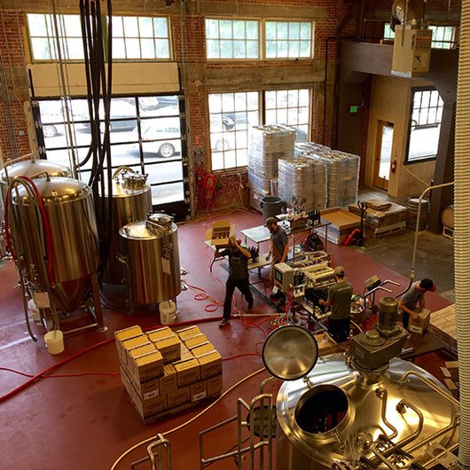 foodandwine's tweet image. 10% of people dream of making booze for a living: fandw.me/1ZaAuW1