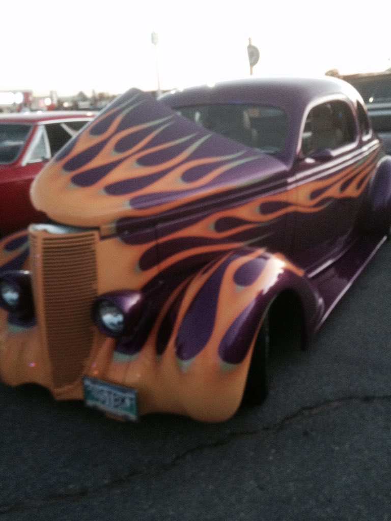 BumbleBre2007's tweet photo. Cars make me smile #KPShopHappy https://t.co/lYpz17Aj4D