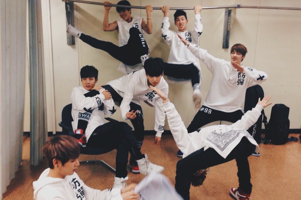 GoldenGoogie97's tweet photo. @cypheomv #yoonminboosgiveaway this is my fave bc theyre all so goofy and its so adorable #fetusBTS https://t.co/HHwqdxlOhj