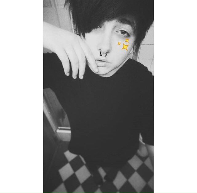 I might not be perfect but hopefully you can ignore that..✨💕