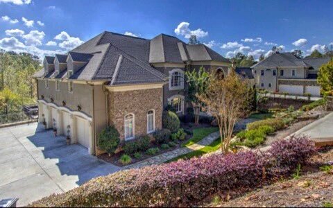Prep_Houses's tweet photo. 4 car garage yes please https://t.co/46WlCrFRkh