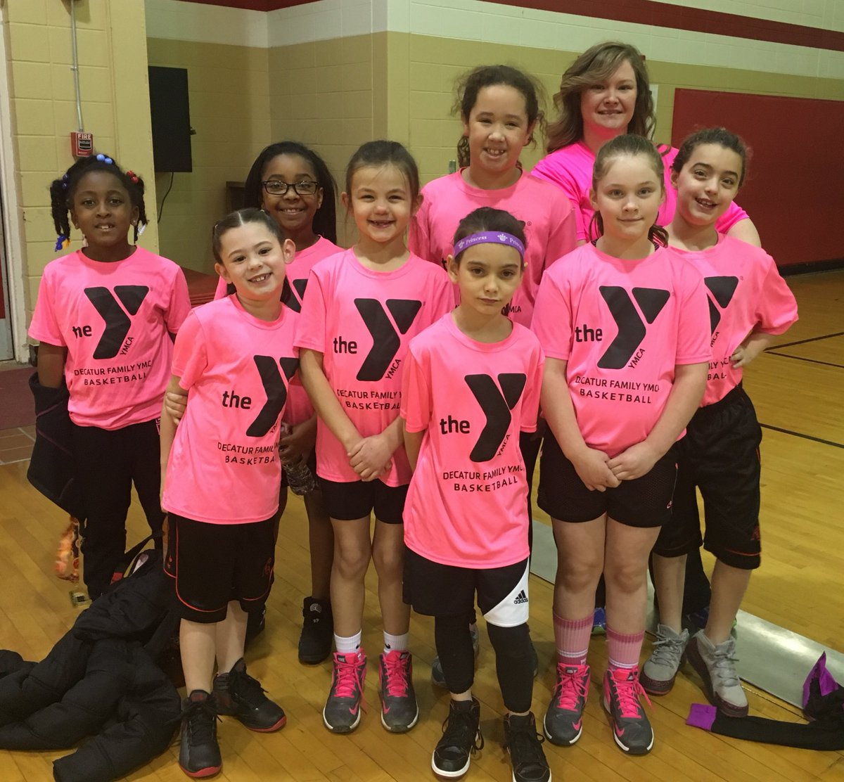 K_Spang's tweet image. With the pink jerseys!!! Great season 8 &amp;amp; 9 year old Girls Basketball Team 'Mystics'! @DecaturYSports