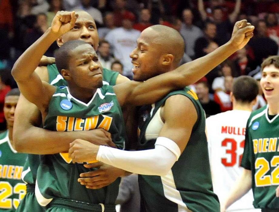 SienaMBB's tweet photo. 7 years ago today THIS happened. #NeverForget #Onions #MarchMadness @RdotMoore25 → https://t.co/FCZUrcLeF2 https://t.co/ojTJJXb5hF