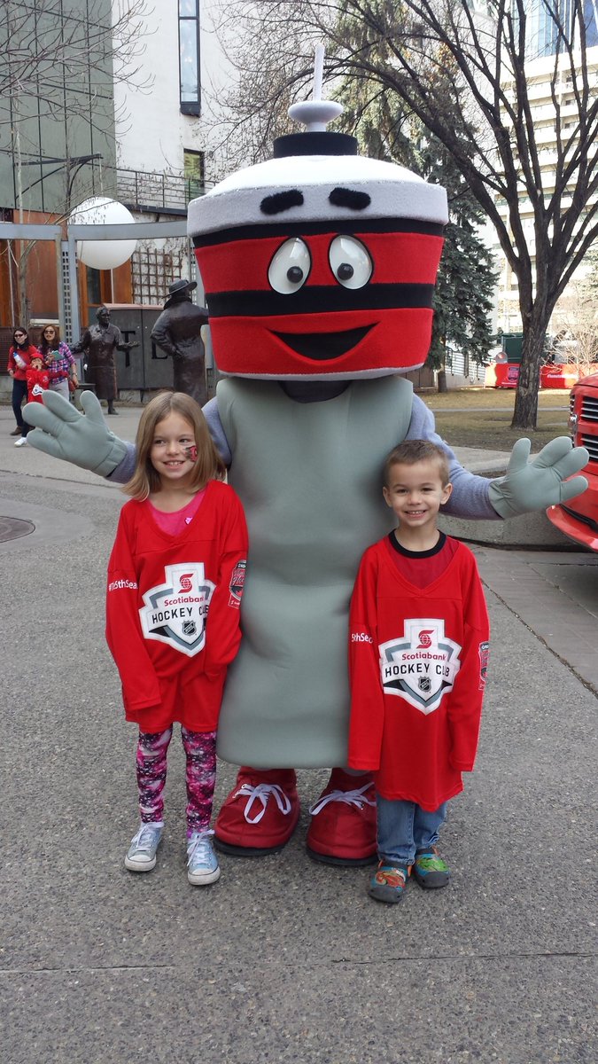 JoboYYC's tweet photo. @hometownhockey_ #the5thseason #calgarytower https://t.co/xOKcvzW8v2