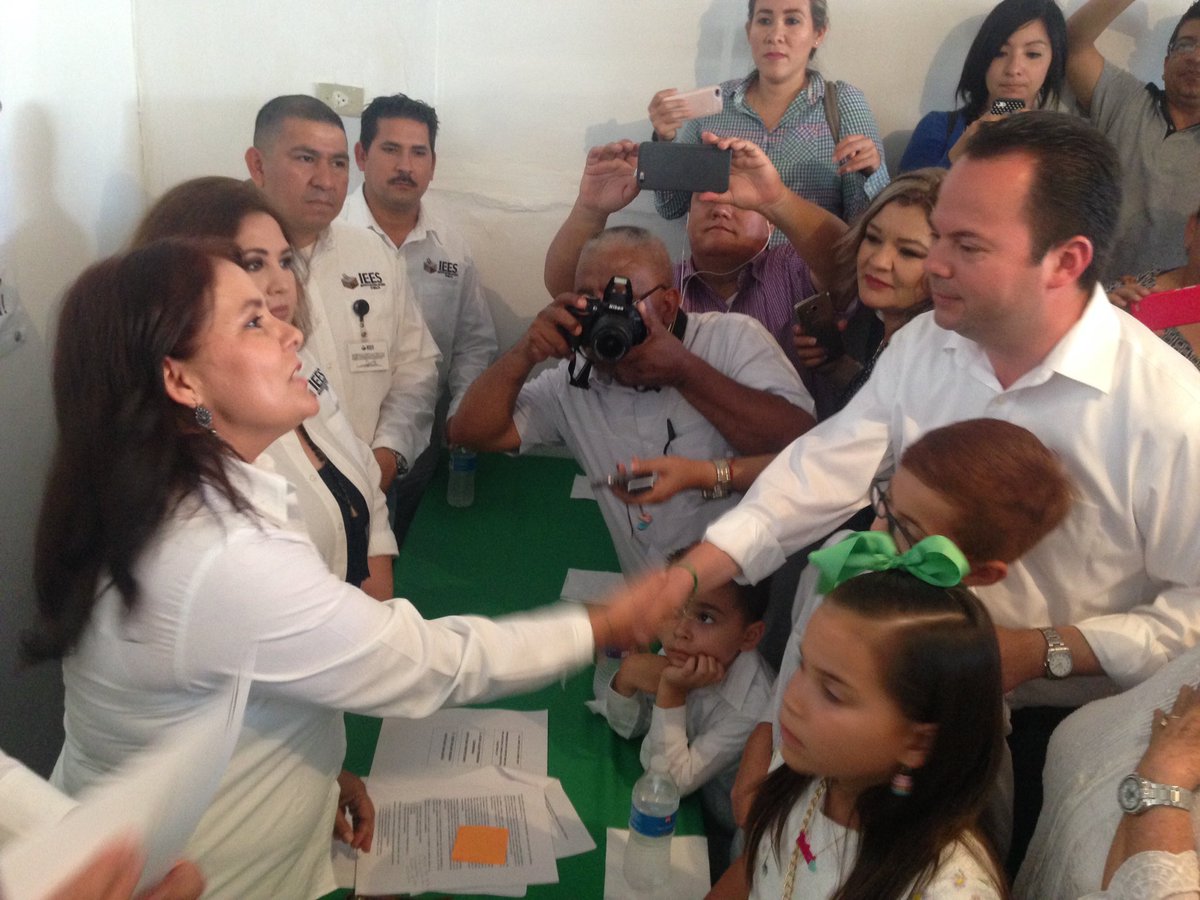 AlvaroRuelasE tweet picture