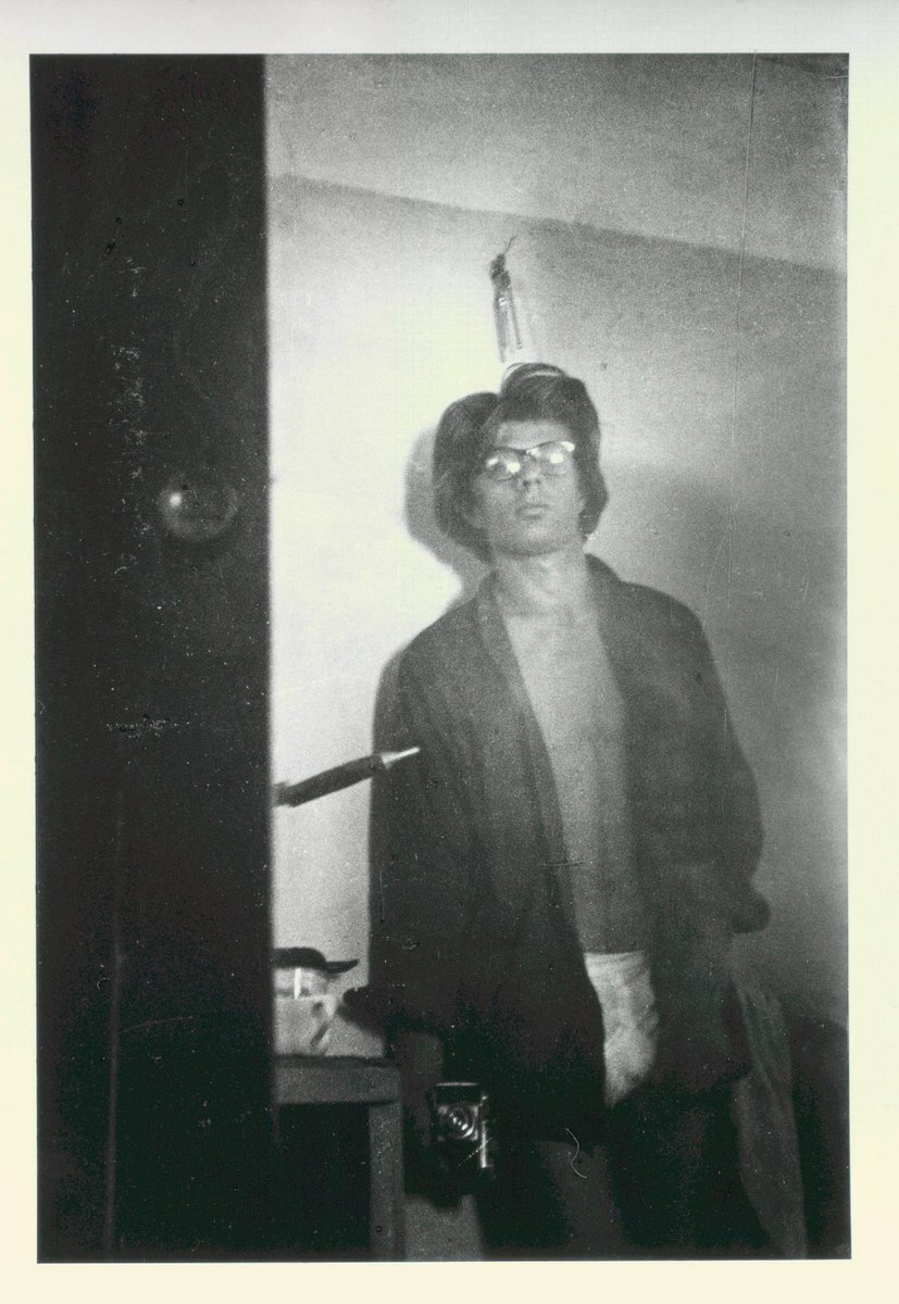 heretikradikal's tweet photo. any evidence of sabotage?
Self-portrait wearing robe in Tangier. Variation 2
1957 #PeterOrlovsky https://t.co/2IdoTHhzzA