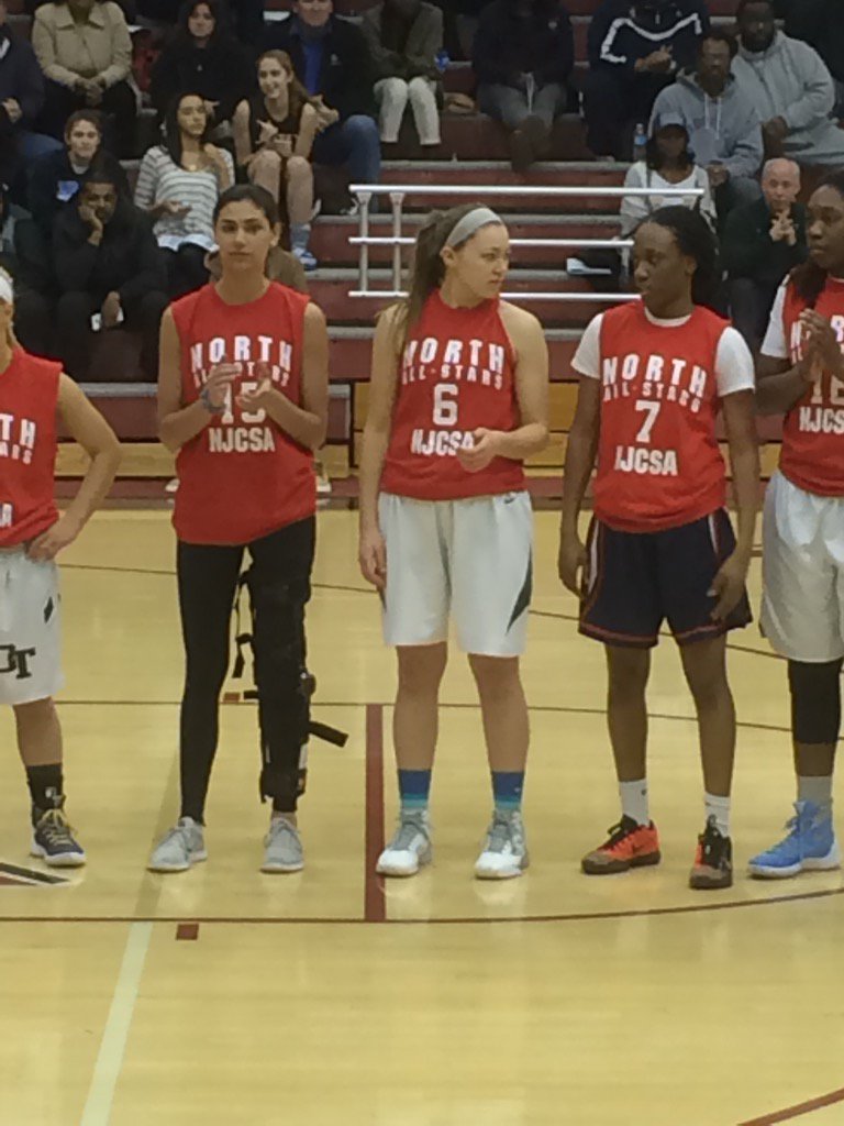 sgordo30's tweet photo. North/South Allstar Game #pohoops represented congrats Karlie!!👍😃🏀 https://t.co/ENYw7auwo7