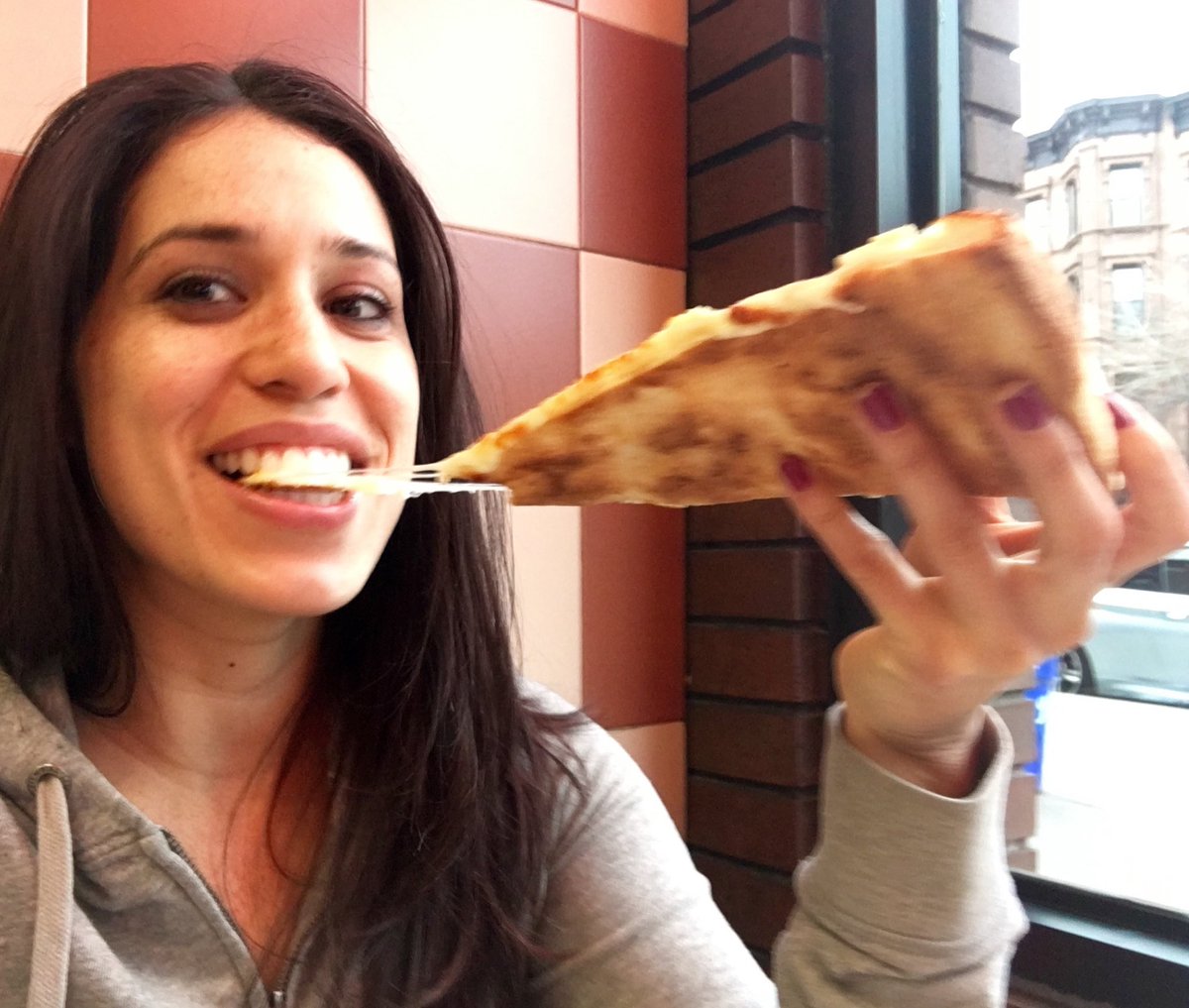 TheNYCCouple's tweet photo. #SelfieSunday with my #pizza ๐
๐#day15 #30daysofpizza #smilingpizza https://t.co/g8OSzKz2Gp