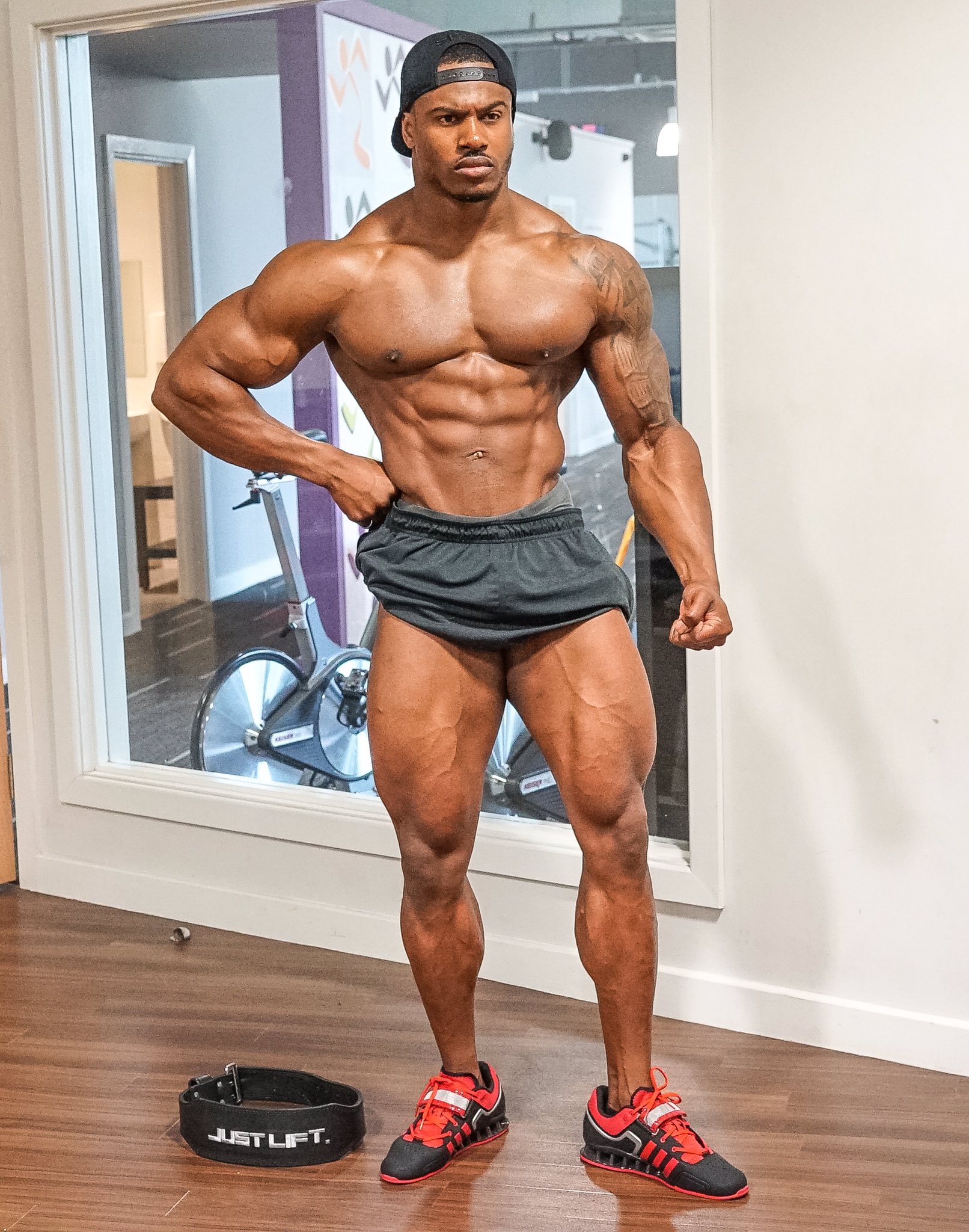 Simeon Panda on X Post legs day swollen quads Find my full legs routines at https t h3IOJNzYtO https t Vwe3Rkmoti X