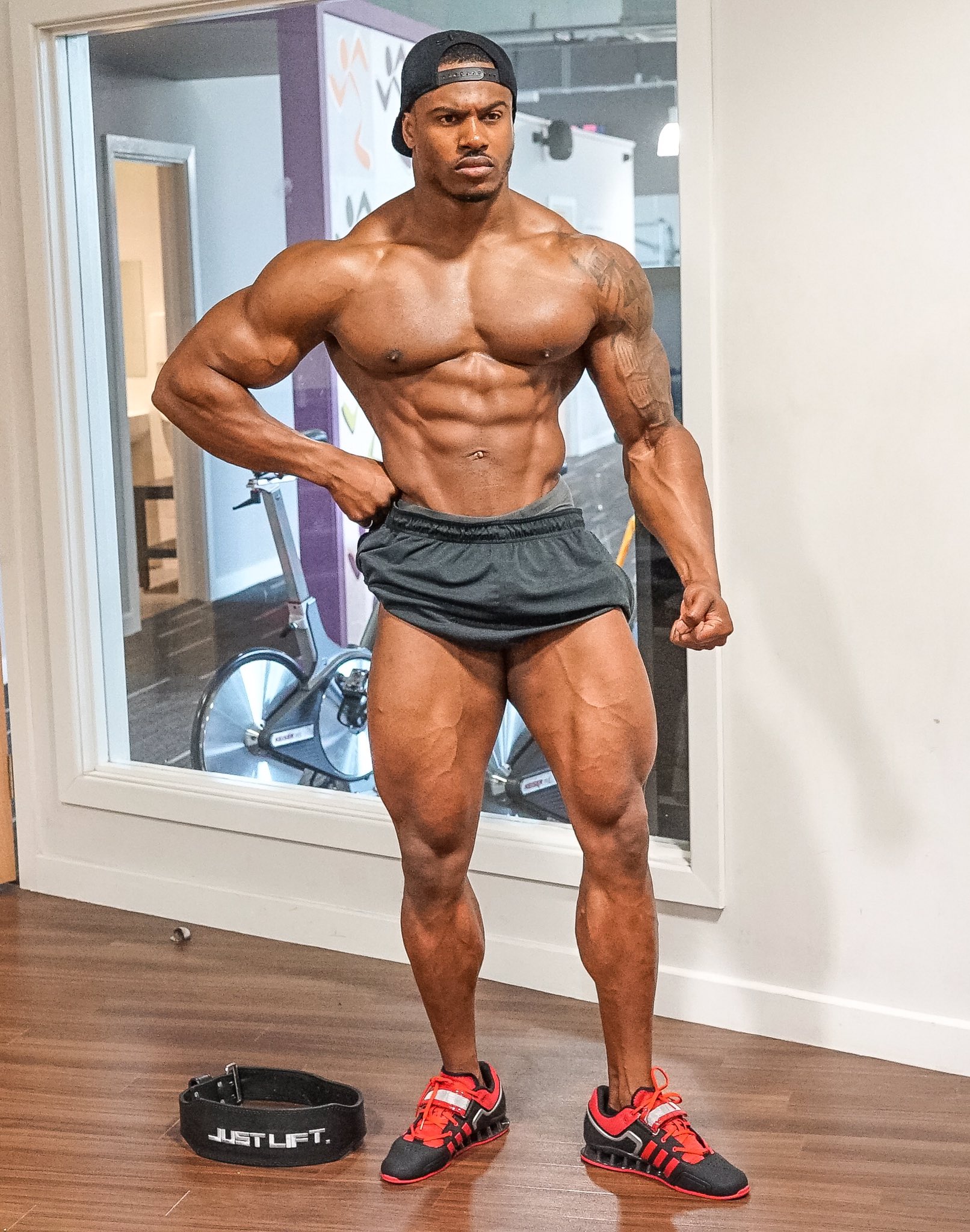 Simeon Panda® Legs Round Bums and Flat Tums