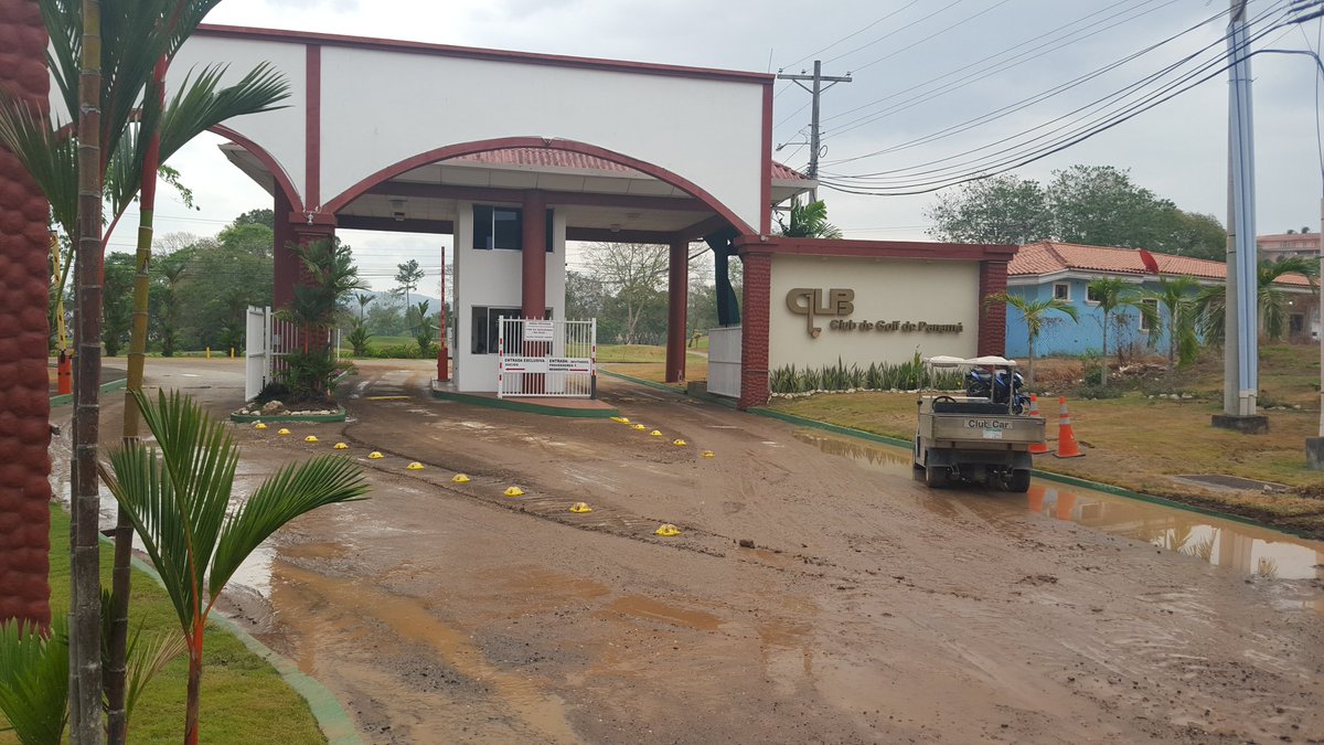 IDAANinforma's tweet photo. Continúan trabajos de reparación de línea de 30" en Club de Golf. https://t.co/sN1srrZ67g