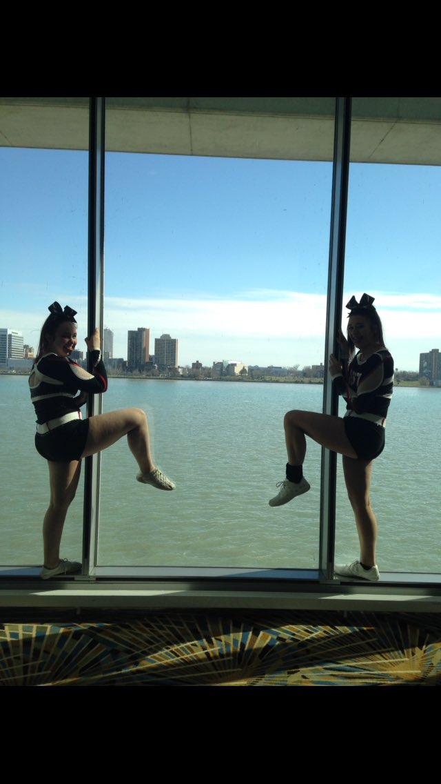 jennyfromzblock's tweet photo. It's us against the world🌎🎀 https://t.co/tBVjEVdy2S
