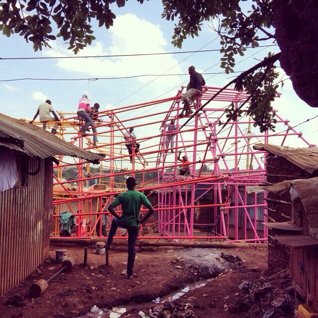 SalfordC's tweet photo. Louisiana pavilion #Kibera #selgascano#secondhome #helloeverything #iwanbaan #growthcapafrica #entreprenuer #school https://t.co/cypusSbg76