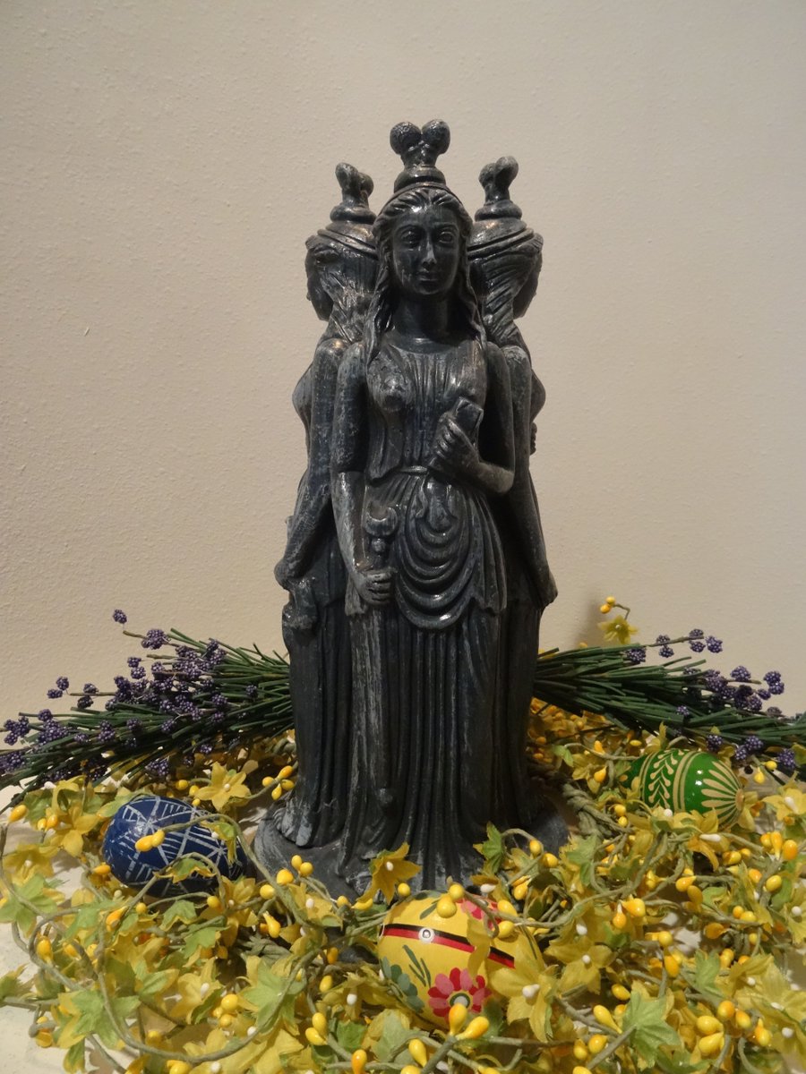 Selena_Fox's tweet photo. Celebrate #Spring #SpringEquinox #VernalEquinox #Ostara #Eostre with #Pagan #Rites &amp; Chants: https://t.co/sBG3pDCXxC https://t.co/yXaZSeLtvj