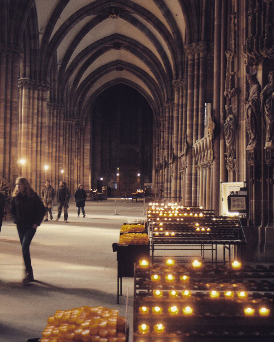 jan_333_d's tweet photo. #strassbourg #kirche #kerzen #kerzenlicht #gott #travel #canon #love #photographer  #picture   @CanonFrance https://t.co/ExL7vsJmut