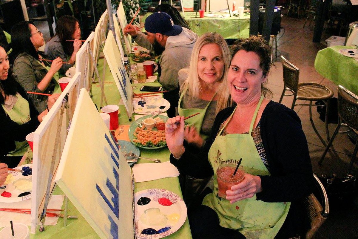 PaintNiteLA's tweet photo. Oh hey @Chaparosa_Grill!! Thank you for having us on your patio! We always love #DrinkingCreatively with you! https://t.co/k0GD4r5t2T