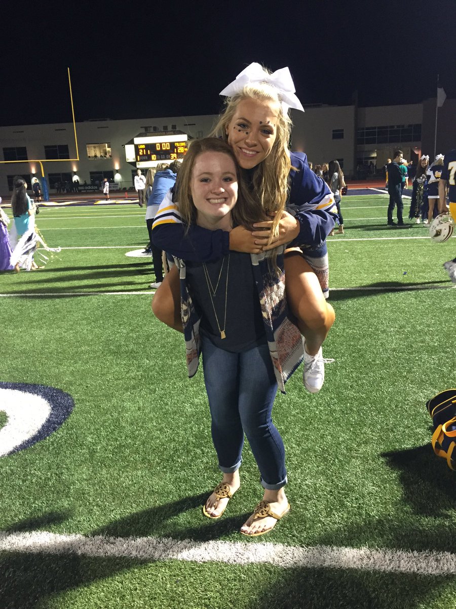 _madiecook's tweet photo. HAPPY BIRTHDAY MADS I hope ur having an amazing day ilysm😘❤️ @heyitsmadisonn https://t.co/9azE4YEGWJ