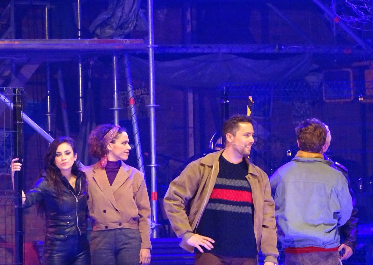 Pili_stage's tweet photo. I avui ha sigut l'última funció de @rent_elmusical .
MOLTES GRÀCIES i MOLTES FELICITATS a tots/es ^^. #JoRent https://t.co/YKWt3TSO3u