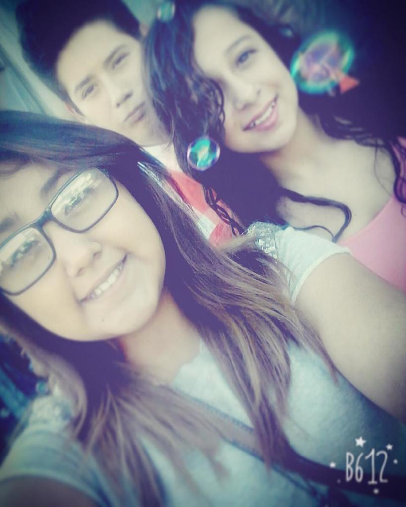 MicheleTorresV's tweet photo. Recuerdos....Amigos.... #likesforfollow #istatime #holaa #follow4follow #fashiondiaries #fashionblogger #estilodevi… https://t.co/TL4kMU8Pt8