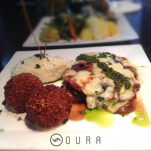ourarest's tweet photo. Hacemos de tus comidas una experiencía única para que te llenes de felicidad divina #Oura https://t.co/hSyBmxZZEC