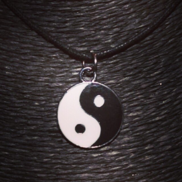 AliciaAndAlison's tweet photo. #YinYang #om #meditate #choker #necklace #boho #hippie #chic #fashion #jewelry #style #balance #beyou #expression https://t.co/HhCseEkR2X