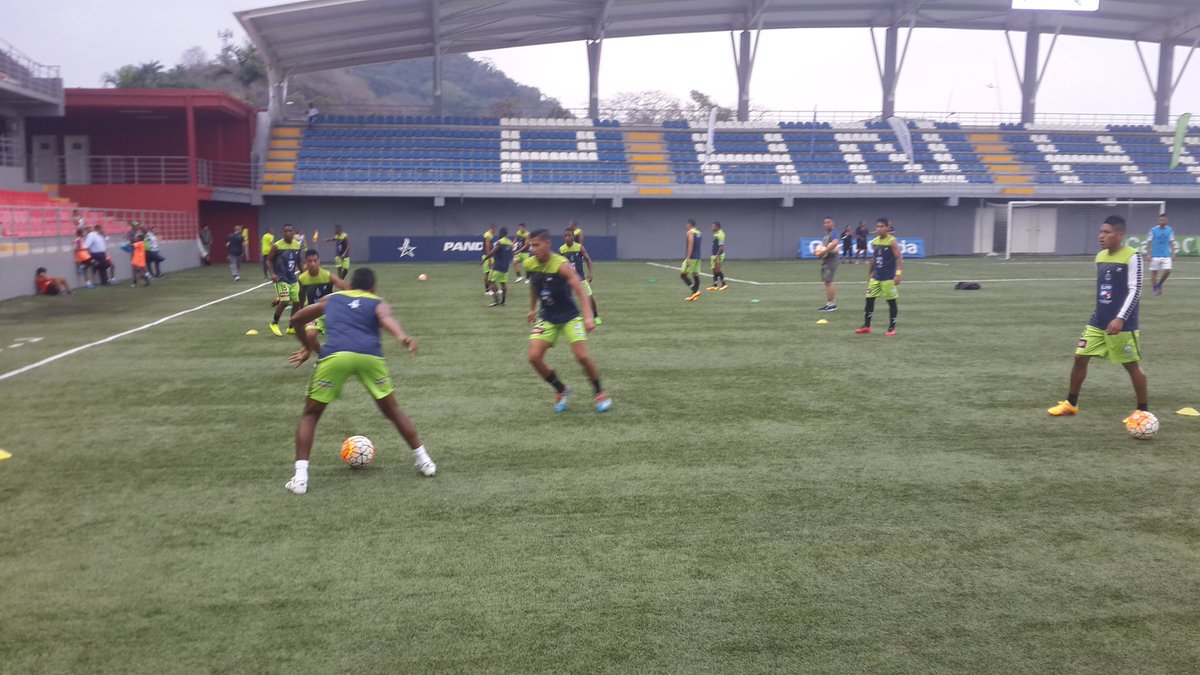 ELManDeLaLiga's tweet photo. #LaPreviaLPF
Ya se mueven @SDAtleticoNal y @TauroFC previo a su partido por la #J11LPF del #Clausura16LPF https://t.co/scoxHgGmJi