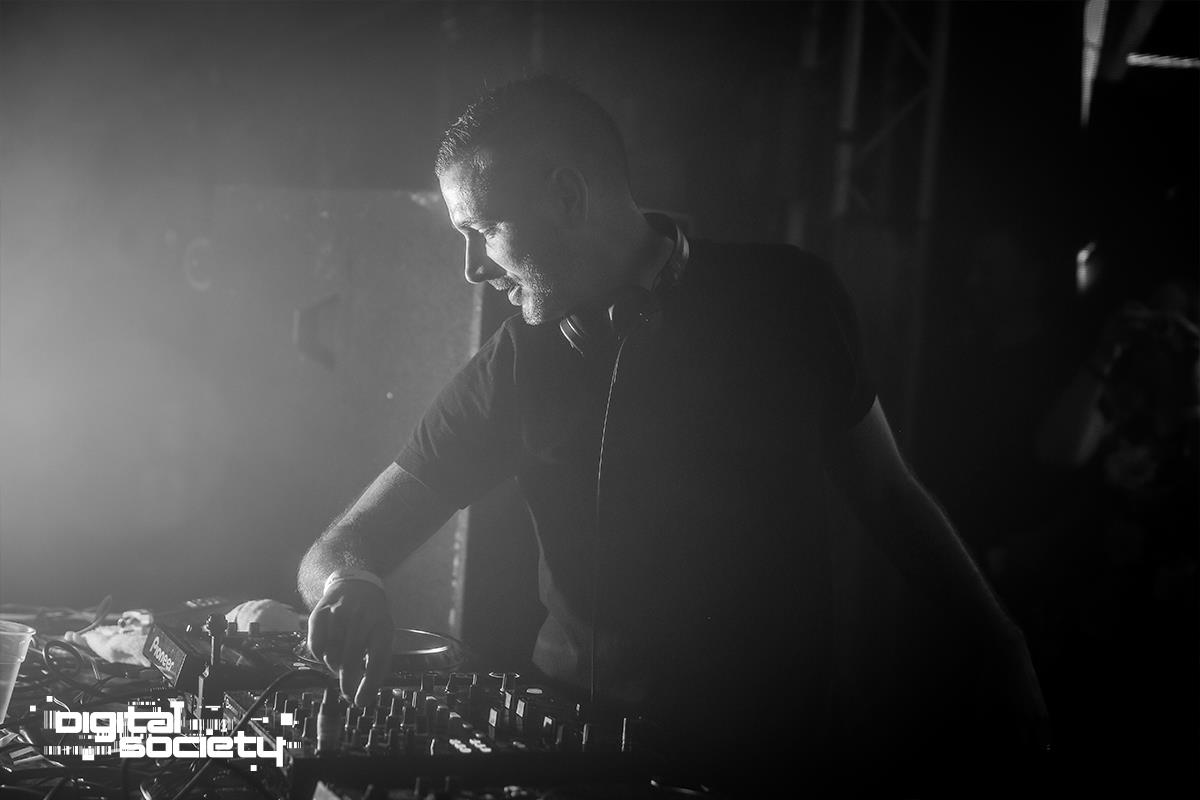 Armada's tweet image. . @GOttaviani's remix of @SeanTyas' 'Reach Out' is one of the best 15 tracks of #WAO138?! WAO138TOP15.lnk.to/201604TO