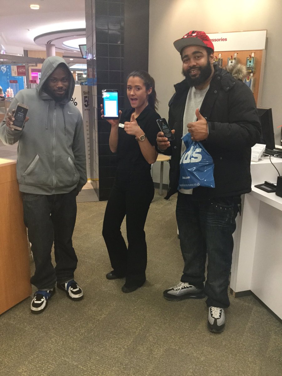 badtotheB1's tweet photo. @SprintMWLS 2 phones and a tab?? That's how you start off your #sprint experience properly 😎✌️ https://t.co/CsnqsgrI4W