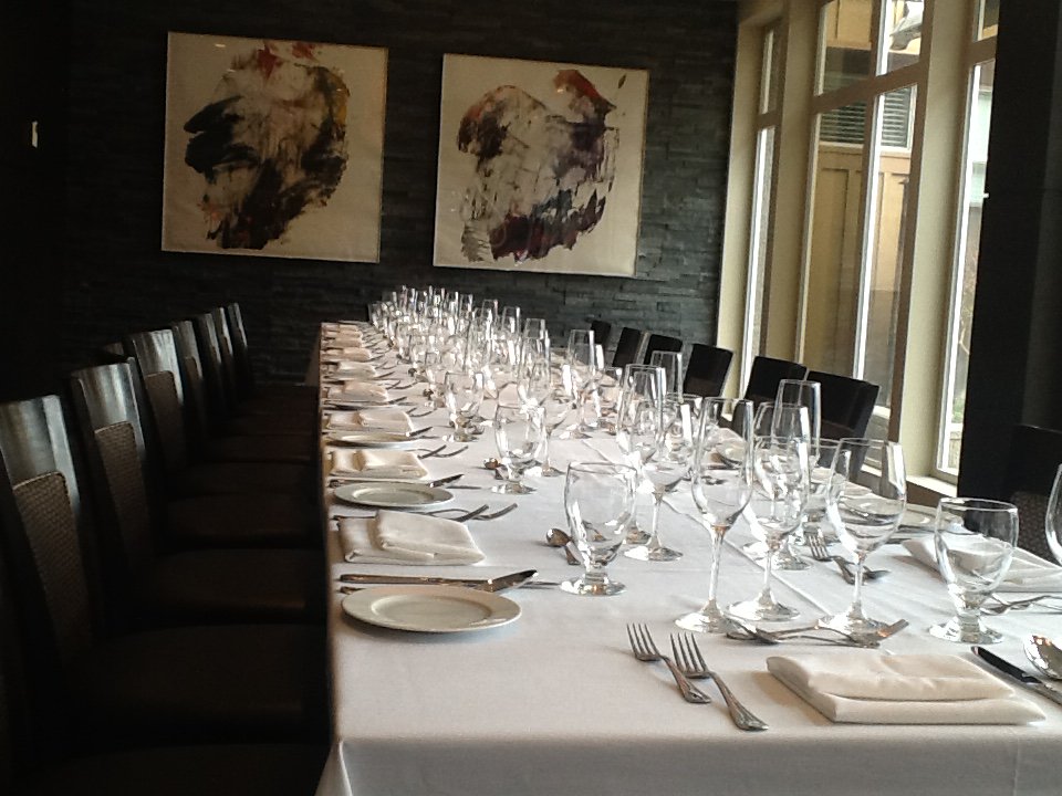 KitsDaily's tweet image. Crisp Table @Bonfire_Cove