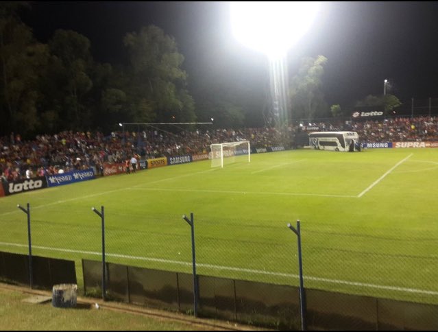 DeyaCCP's tweet photo. Perdimos hace unos dias, pero acá esta la HINCHADA MAS FIEL que no importa el resultado, siempre estará presente 🔵🔴 https://t.co/8p476S6NIs
