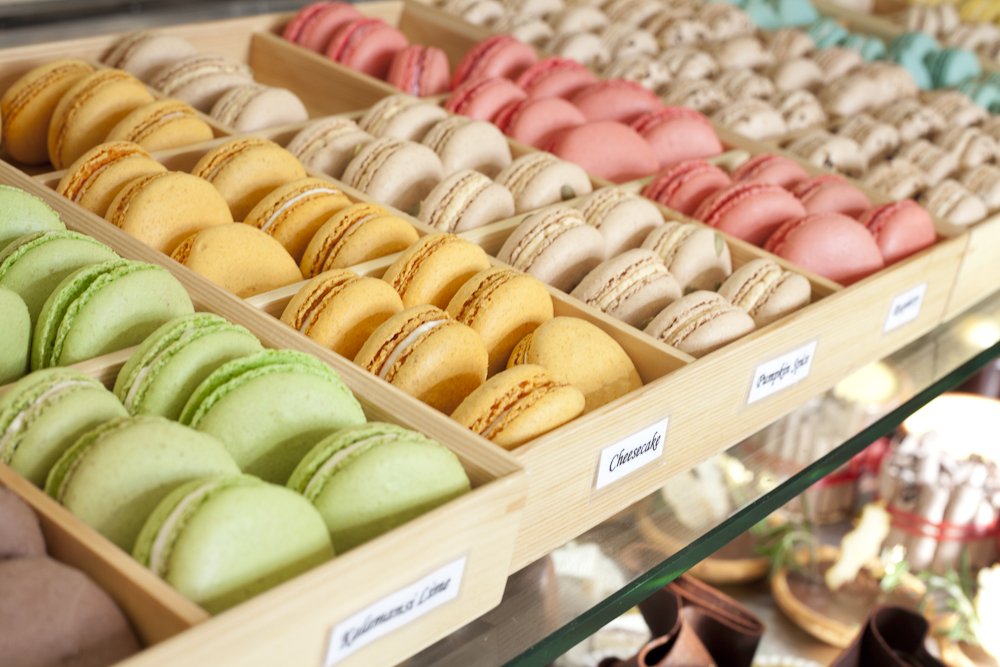 PixPatisserie's tweet photo. It's #MacaronDayPDX! Please make a donation to @MealsWheelsPpl and we'll give you a free #macaron. Open til midnight https://t.co/Xudw6HbKDc