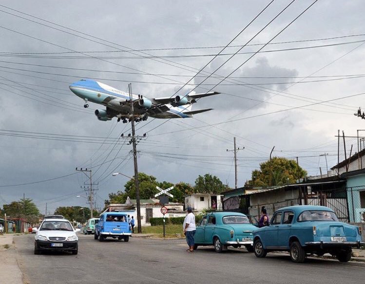 RajNijjer's tweet photo. History made as Air Force One lands in Cuba https://t.co/IlvASlEXCt