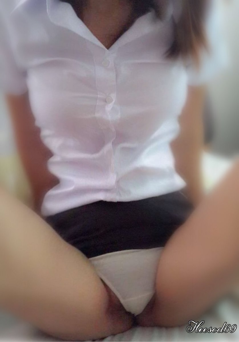 heesod69's tweet photo. เงี่ยนขนาดนี้ไปเรียนจะไหวไหม?  ใครอยู่แถวอนุทักนะคะ ตอนนี้กำลังไปเรียน https://t.co/xUvquJ1STI