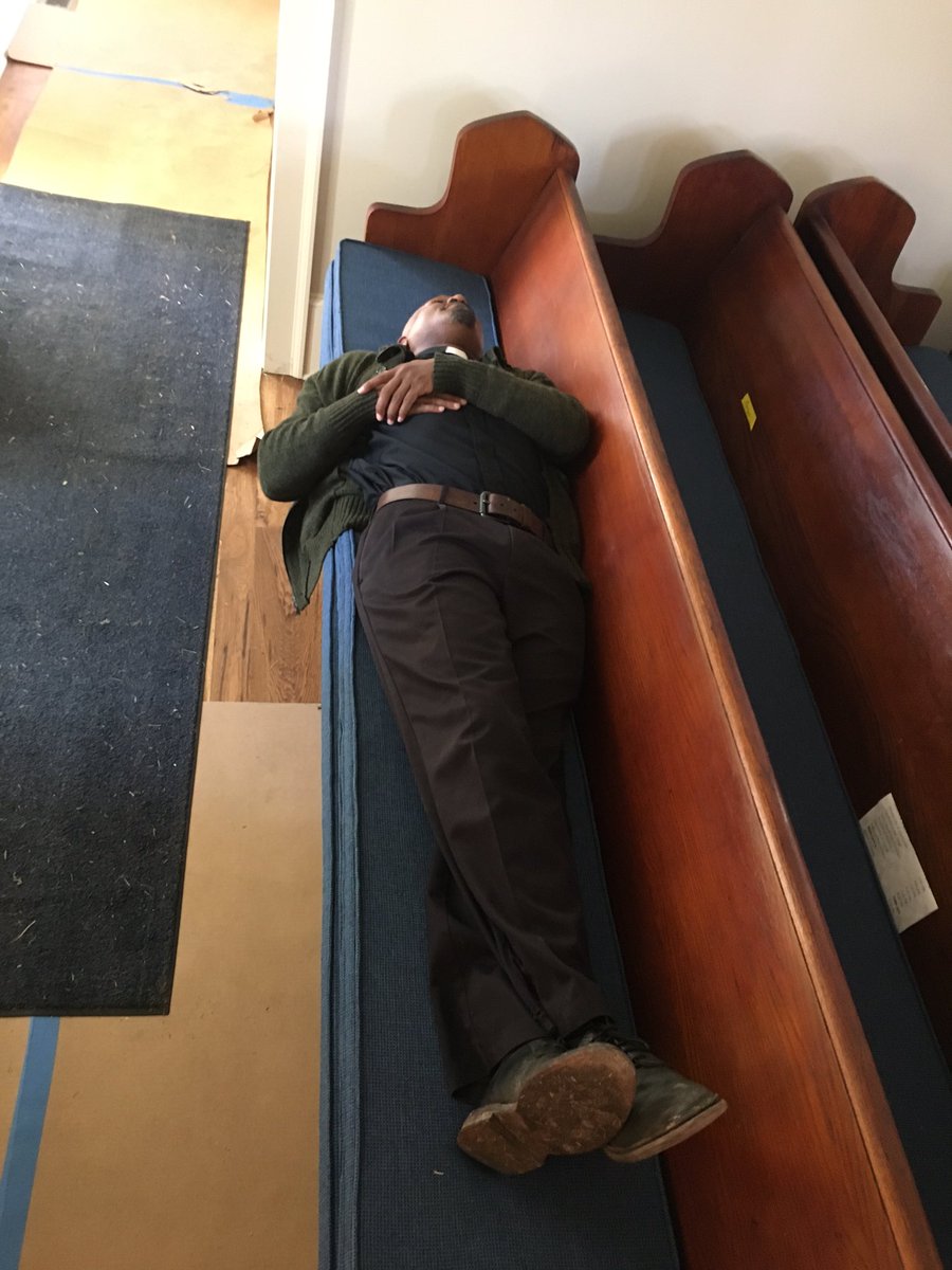 AustinNichols's tweet photo. Father Gabriel asleep on the job. @WalkingDead_AMC @TheSethGilliam https://t.co/Yalw5IZ83y