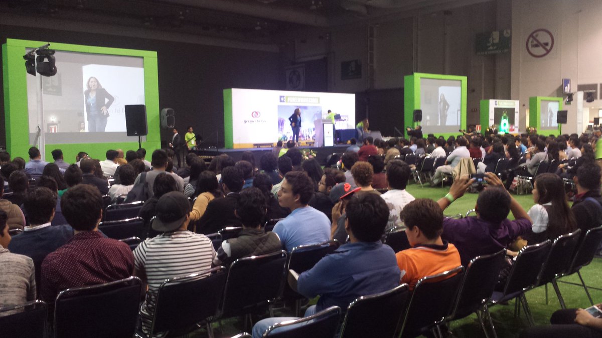 GreenWaveCDMX's tweet photo. Ana Cortes, comienza el maravilloso cierre del congreso más importante de la Ingeniería Industrial #GreenWaveCDMX https://t.co/4nwqQDterD