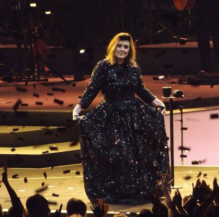 zAdele95's tweet image. THE QUEEN 👸🏼💞 

#Daydreamers #AdeleLive2016 #AdeleAtTheO2 #adeletickets