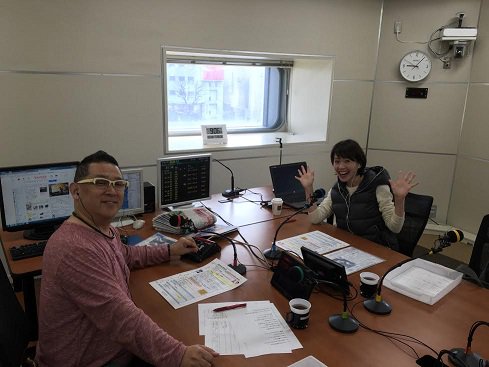 kbc_9dikara's tweet photo. おはようございます。本日から新スタジオでお送りしています！KBCラジオワイドFM開局まであと1週間！KBCラジオクリアーに聞こえます！　#KBCラジオ　#9ヂカラ https://t.co/NSe05kLAsm