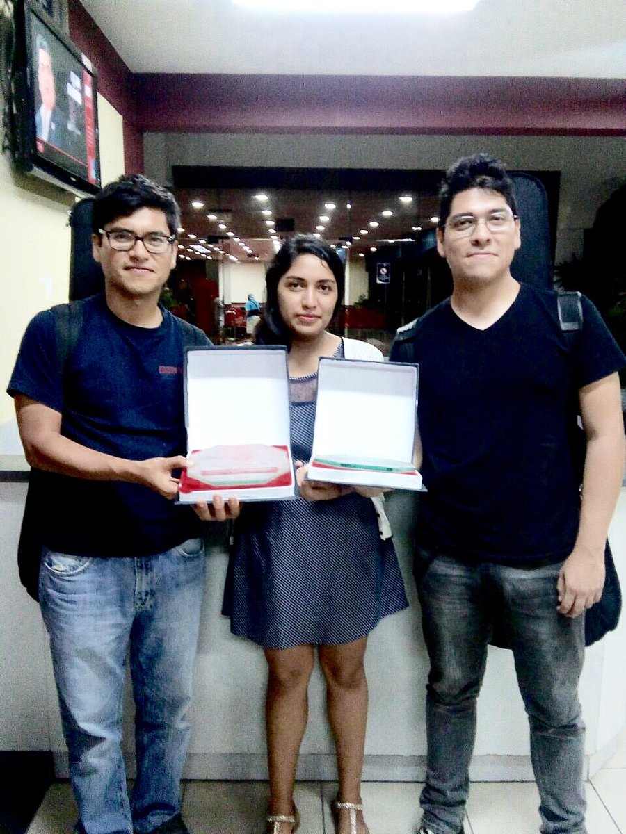 futbolenlaescu's tweet photo. #Generarock2015 nos otorgó el galardón a mejor banda de #rockalternativo y #artistanuevo del 2015 en Perú !! https://t.co/ubb8714fCC