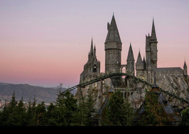 extratv's tweet photo. Join the #HogsmeadeHunt for a chance at a trip to #WizardingWorldHollywood at @UniStudios! https://t.co/x30FUvAjEq https://t.co/yXUNj6rYEe