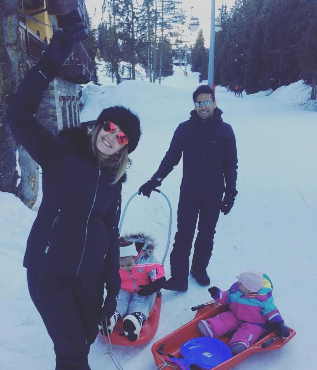 Falcaismo's tweet photo. Aprovechando el receso por fechas Fifa, vacaciones en familia. ❄⛄ https://t.co/seMOH3KzkT