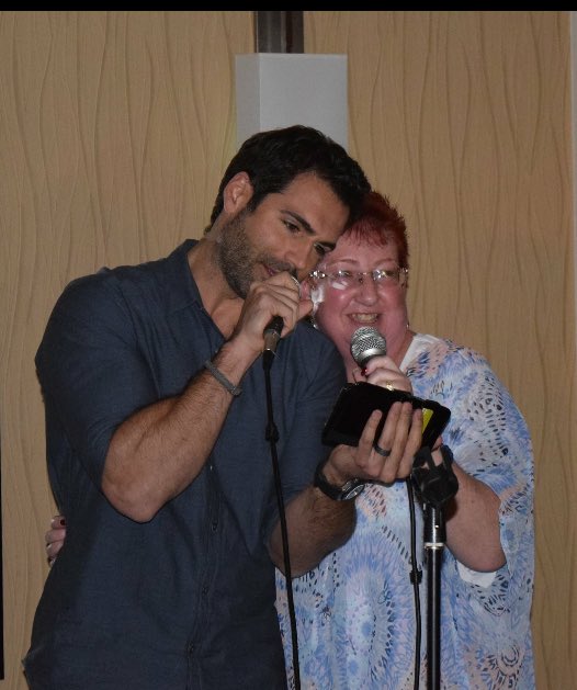 Joanie_Nowak's tweet photo. Pics from karaoke at @starstruckfans2 Thanks @JordiVilasuso for being an awesome partner! #icantsing #technicalprobs https://t.co/TX0kilE4Ep