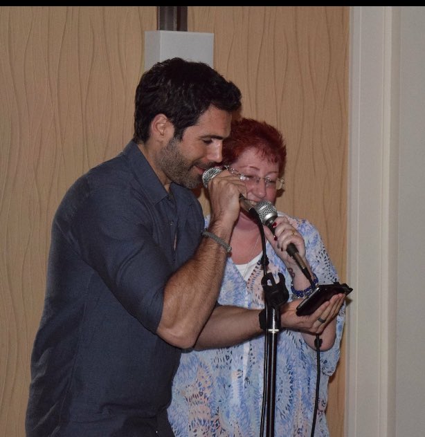 Joanie_Nowak's tweet photo. Pics from karaoke at @starstruckfans2 Thanks @JordiVilasuso for being an awesome partner! #icantsing #technicalprobs https://t.co/TX0kilE4Ep