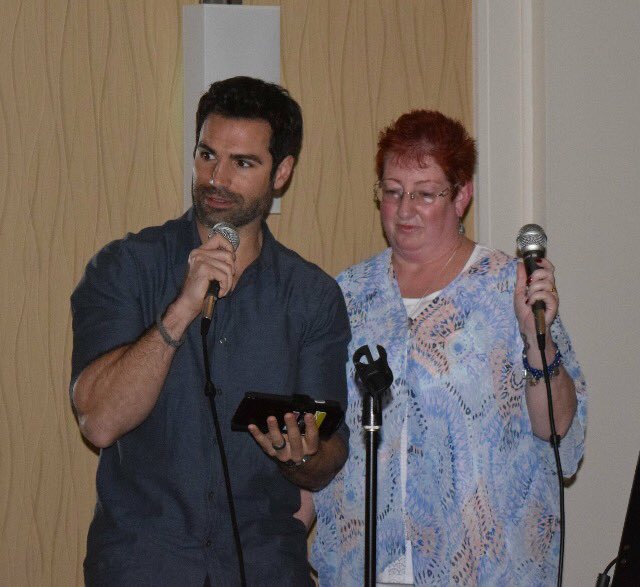 Joanie_Nowak's tweet photo. Pics from karaoke at @starstruckfans2 Thanks @JordiVilasuso for being an awesome partner! #icantsing #technicalprobs https://t.co/TX0kilE4Ep