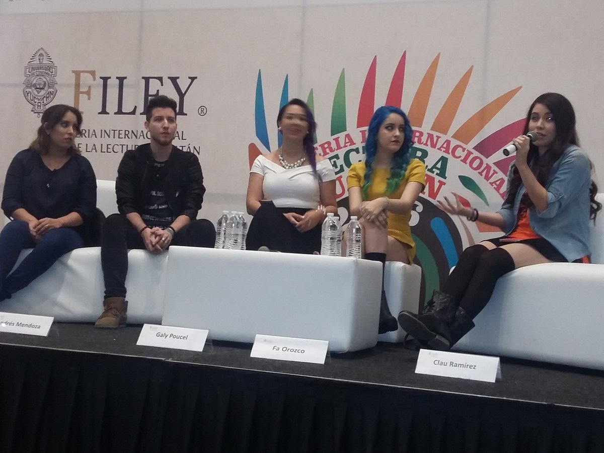 Leer_Placer's tweet photo. Cerramos el uxmal 1 con los booktubers @adriiiRmz @FaOrozco @AndresAddiction @g_vanille @GalyPoucel #SoyFILEY https://t.co/0dhHogdzZc