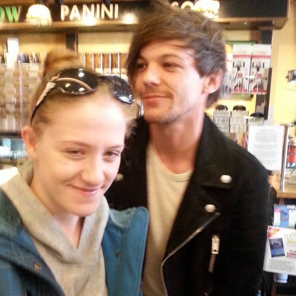 HLToursARG's tweet image. Louis con fans hoy en Utah - 20/3

#Directioners #BestFanArmy #IheartAwards