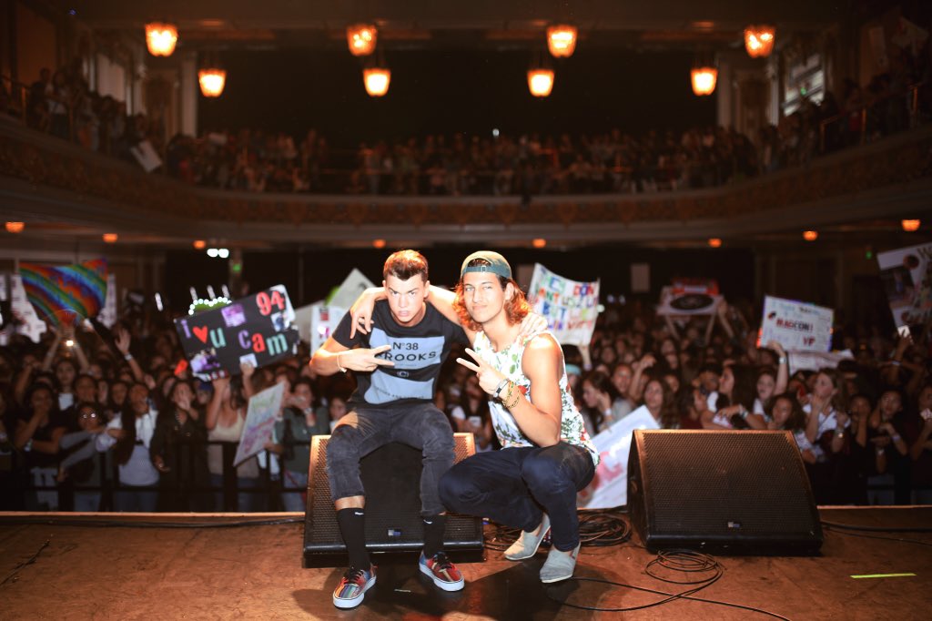 taylorcaniff's tweet photo. Sold out show tonight in San Fran 2,200 people showed love❤️ https://t.co/6bKJ50S0OA