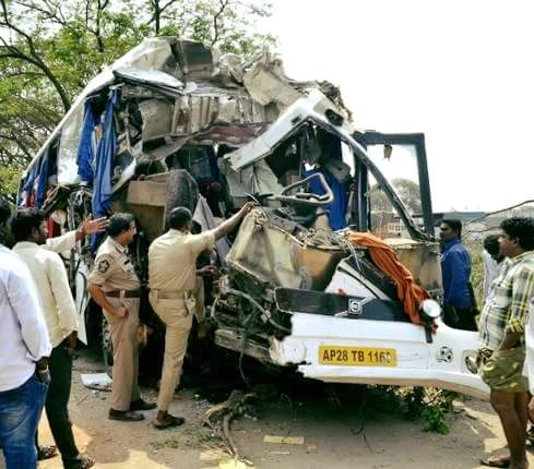 SriLaks46534326's tweet photo. #omctragedy #supporttheirfamilies https://t.co/RErYTIXFGe